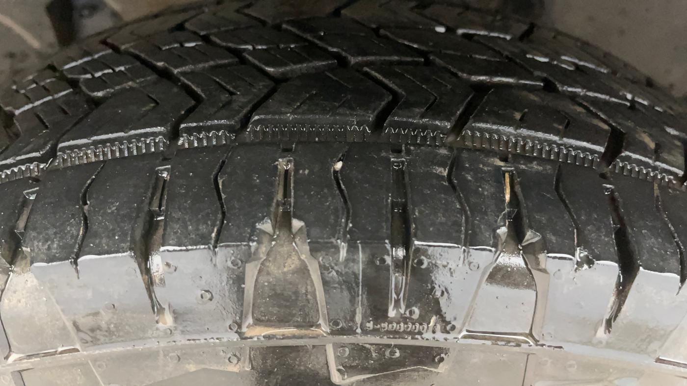 2021 Renault Duster RXZ 1.3 TURBO PETROL CVT, Petrol, Automatic, 47,632 km, Left Front Tyre Tread