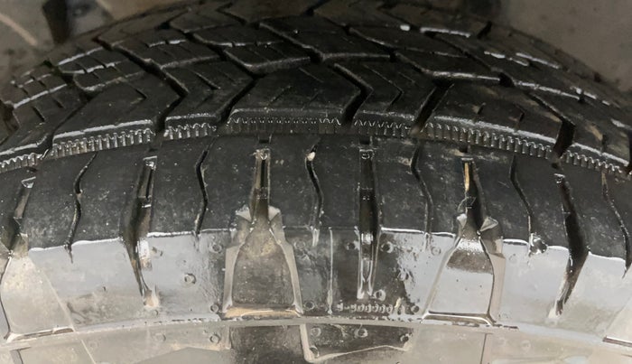 2021 Renault Duster RXZ 1.3 TURBO PETROL CVT, Petrol, Automatic, 47,541 km, Left Front Tyre Tread