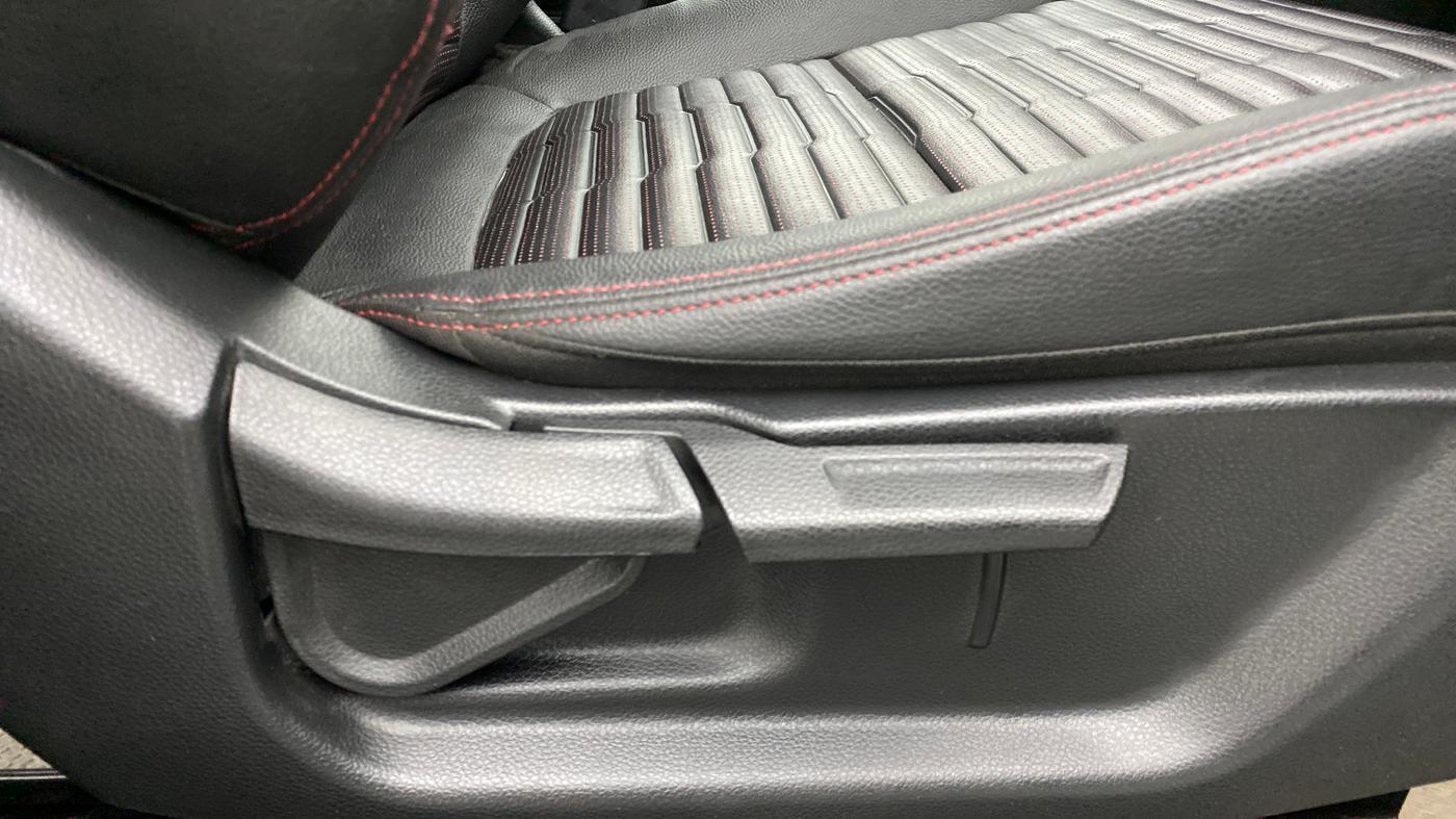 2020 KIA SONET GTX + 1.0 IMT, Petrol, Manual, 13,021 km, Driver Side Adjustment Panel