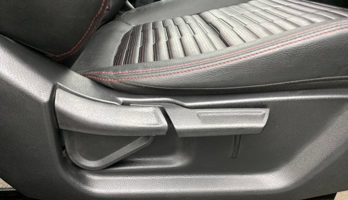 2020 KIA SONET GTX + 1.0 IMT, Petrol, Manual, 13,021 km, Driver Side Adjustment Panel