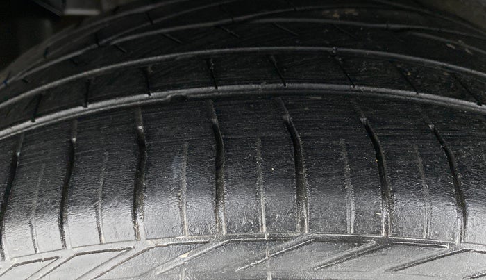 2018 Tata NEXON XZA + 1.2 PETROL A/T, Petrol, Automatic, 49,841 km, Right Rear Tyre Tread