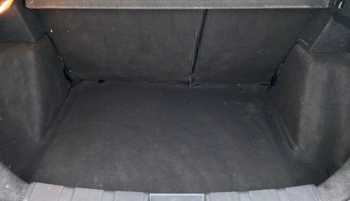 2018 Tata NEXON XZA + 1.2 PETROL A/T, Petrol, Automatic, 49,841 km, Boot Inside