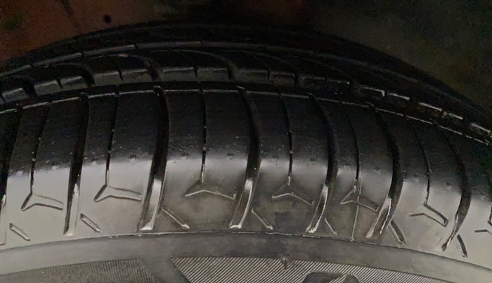 2020 Maruti IGNIS ZETA 1.2 AMT, Petrol, Automatic, 13,795 km, Right Front Tyre Tread