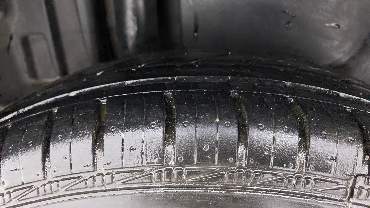 2013 Maruti Swift Dzire VXI, Petrol, Manual, 80,375 km, Right Rear Tyre Tread