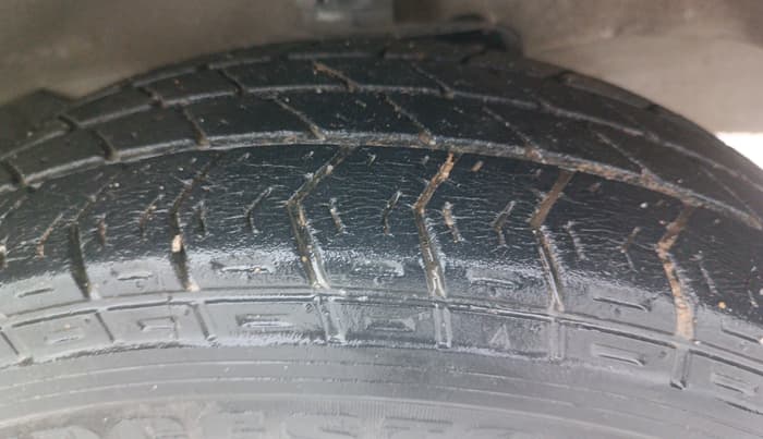 2014 Maruti Eeco 5 STR WITH A/C+HTR, Petrol, Manual, 30,295 km, Right Front Tyre Tread
