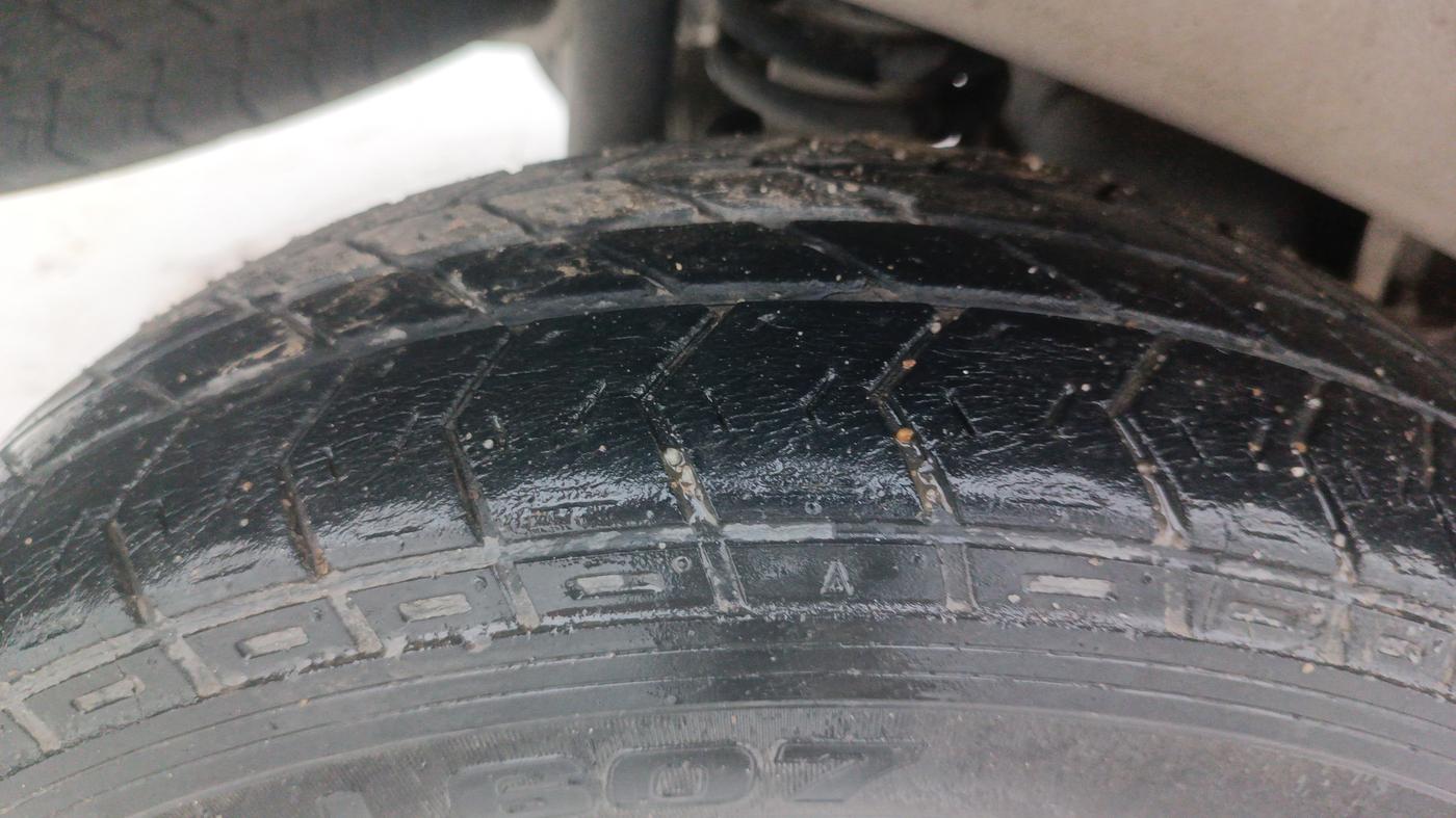 2014 Maruti Eeco 5 STR WITH A/C+HTR, Petrol, Manual, 30,295 km, Right Rear Tyre Tread