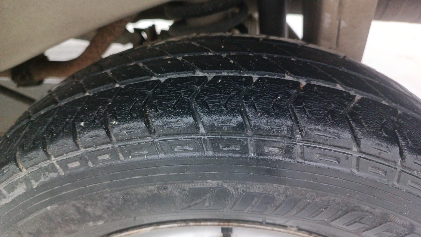 2014 Maruti Eeco 5 STR WITH A/C+HTR, Petrol, Manual, 30,295 km, Left Rear Tyre Tread