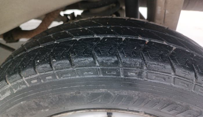 2014 Maruti Eeco 5 STR WITH A/C+HTR, Petrol, Manual, 30,295 km, Left Rear Tyre Tread