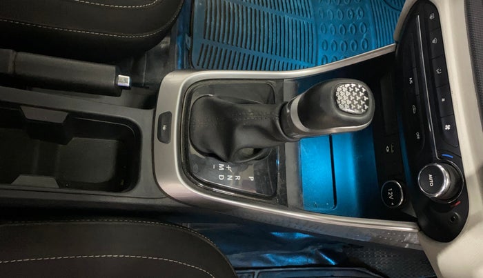 2023 Tata ALTROZ XZA, Petrol, Automatic, 44,510 km, Gear Lever