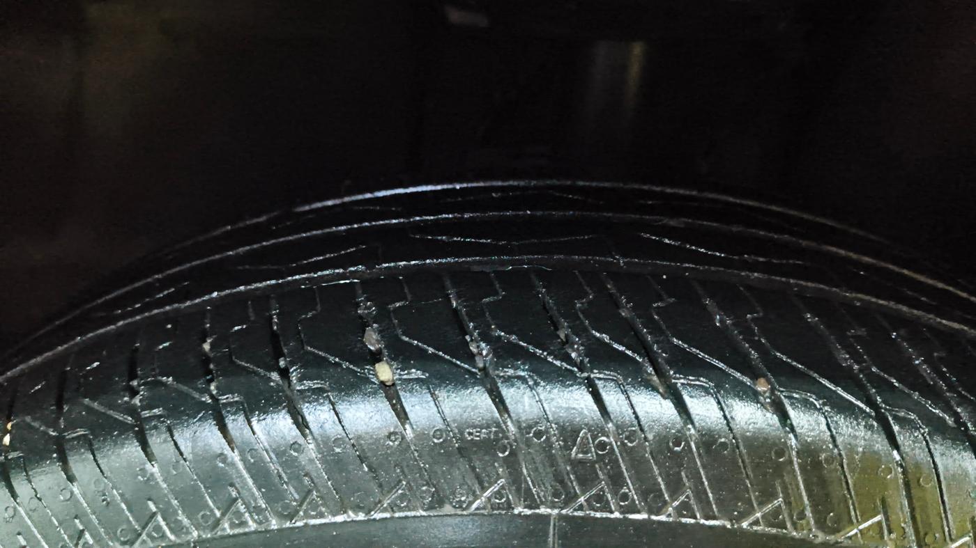 2025 Tata PUNCH PURE MT CNG, CNG, Manual, 29,502 km, Left Front Tyre Tread