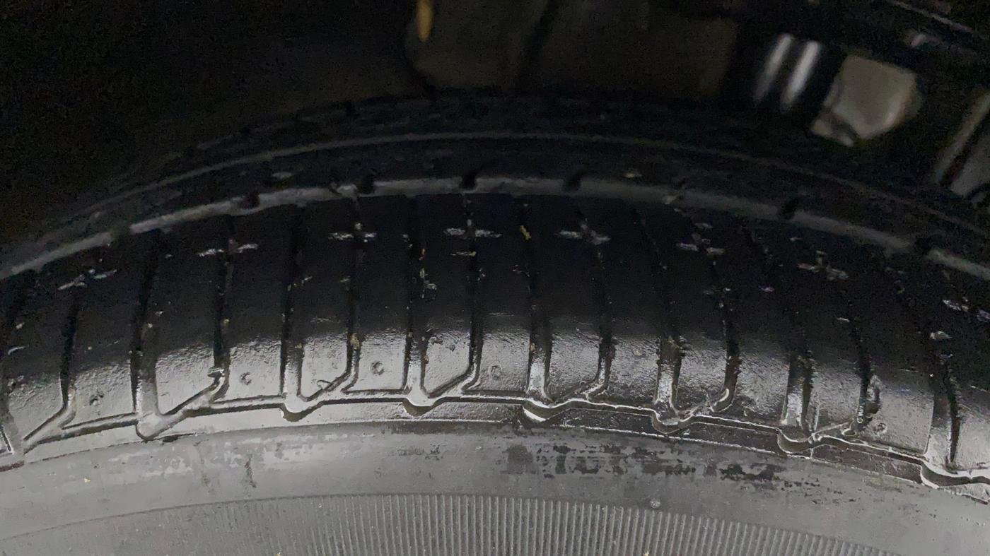 2020 Tata Tiago XZA PLUS PETROL, Petrol, Automatic, 32,971 km, Right Front Tyre Tread