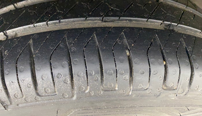 2015 Maruti Wagon R 1.0 VXI, Petrol, Manual, 44,001 km, Right Rear Tyre Tread