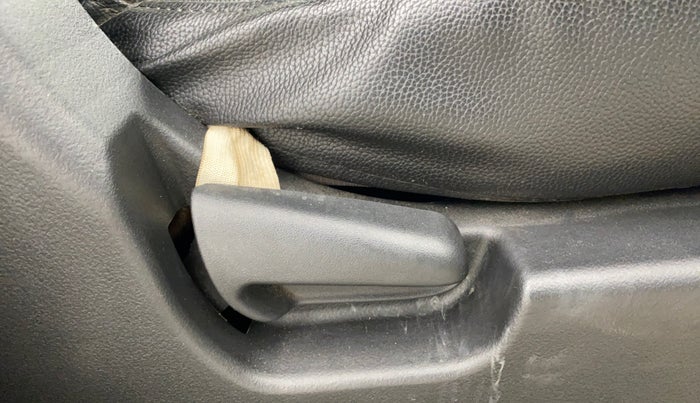 2015 Maruti Wagon R 1.0 VXI, Petrol, Manual, 44,001 km, Driver Side Adjustment Panel