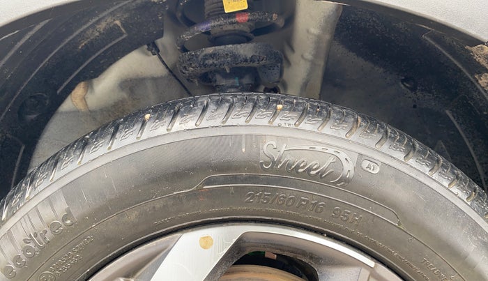 2022 Hyundai VENUE SX PLUS 1.0 TURBO DCT, Petrol, Automatic, 11,452 km, Right Front Tyre Tread