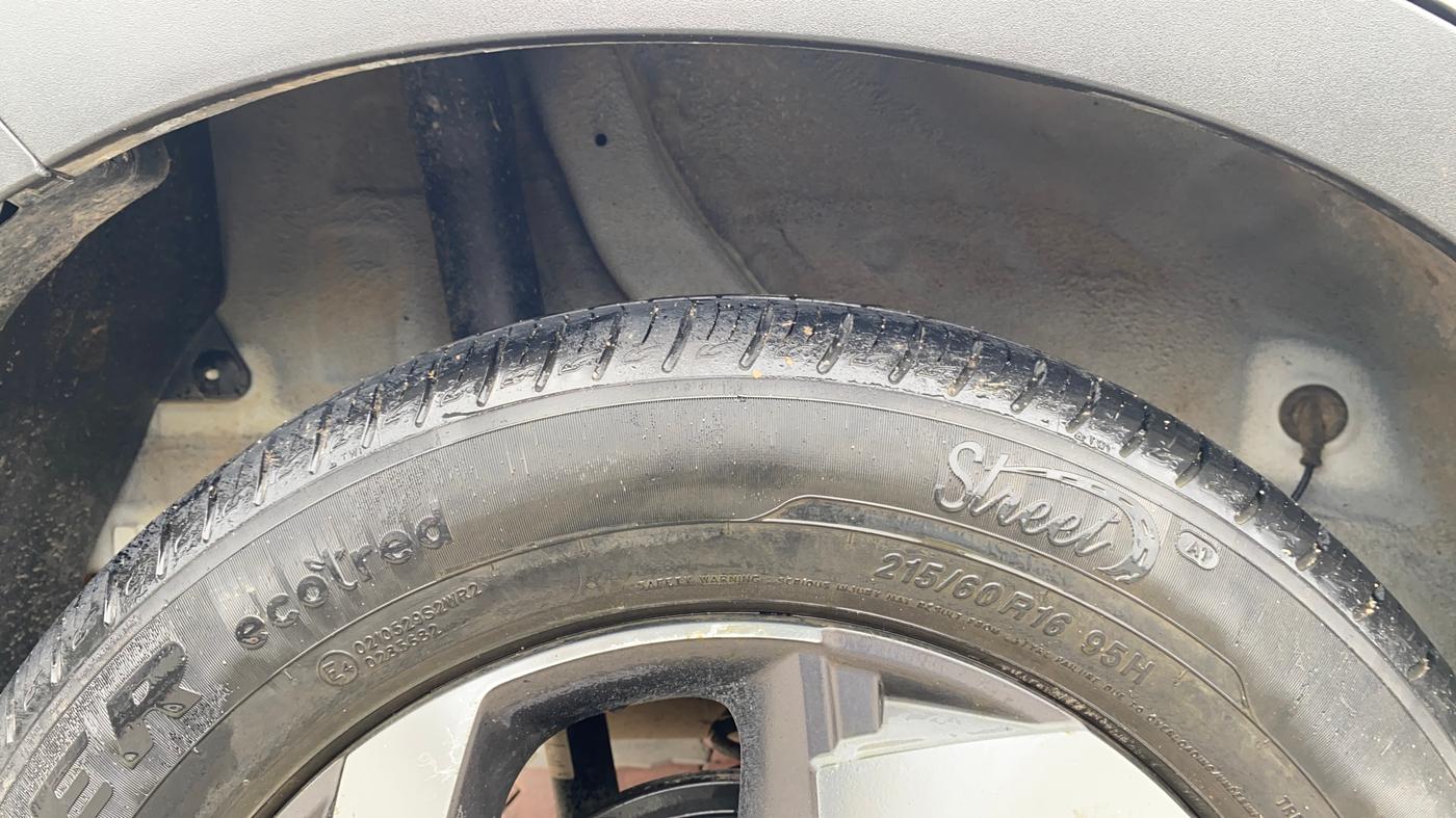 2022 Hyundai VENUE SX PLUS 1.0 TURBO DCT, Petrol, Automatic, 11,452 km, Right Rear Tyre Tread