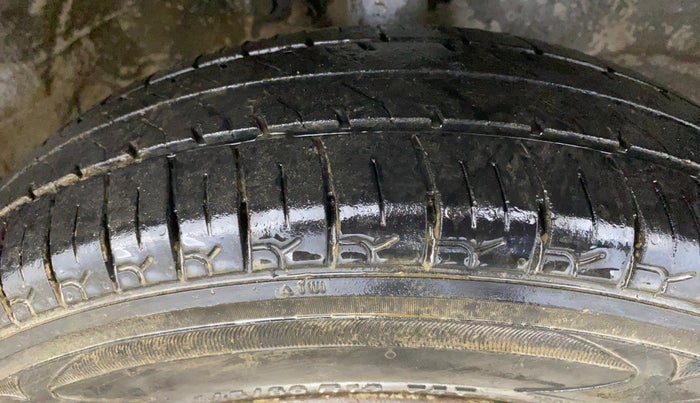 2014 Maruti Wagon R 1.0 LXI CNG, CNG, Manual, 62,453 km, Right Front Tyre Tread