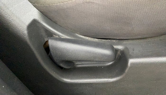 2014 Maruti Wagon R 1.0 LXI CNG, CNG, Manual, 62,453 km, Driver Side Adjustment Panel