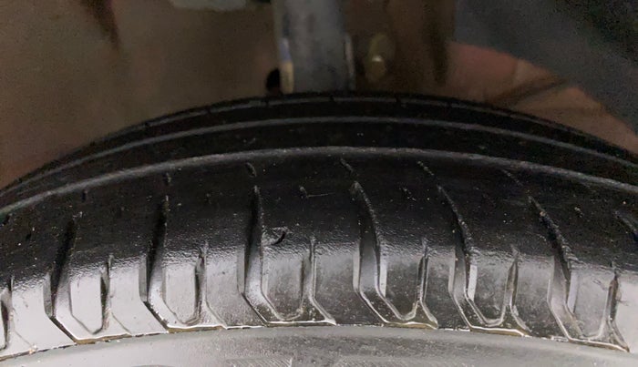 2020 Maruti Dzire VXI, Petrol, Manual, 51,090 km, Right Front Tyre Tread