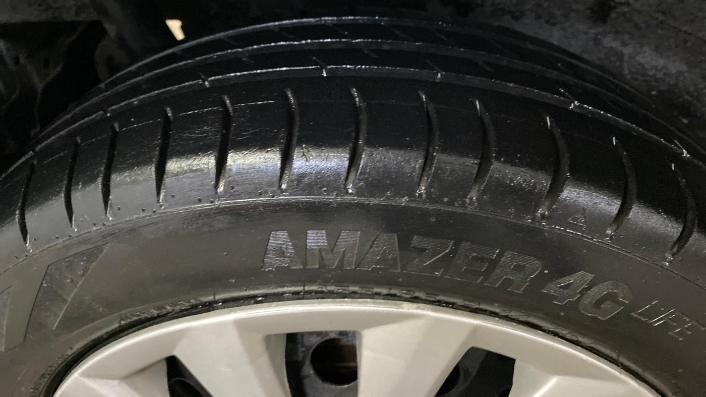 2015 Maruti Wagon R 1.0 VXI AMT, Petrol, Automatic, 62,258 km, Right Rear Tyre Tread