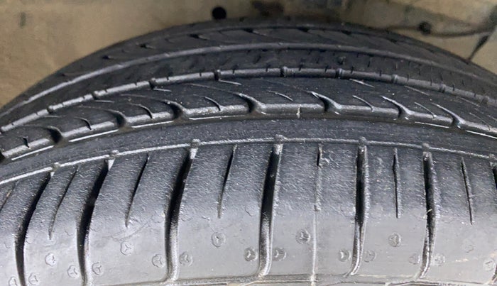 2019 Maruti Ciaz ALPHA 1.5 MT VTVT SHVS, Petrol, Manual, 11,966 km, Right Front Tyre Tread