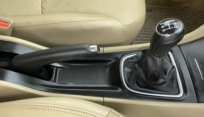 2019 Maruti Ciaz ALPHA 1.5 MT VTVT SHVS, Petrol, Manual, 11,966 km, Gear Lever