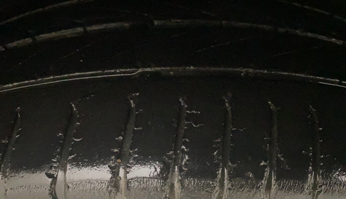 2021 Hyundai NEW I20 SPORTZ 1.5 MT, Diesel, Manual, 1,23,757 km, Left Front Tyre Tread