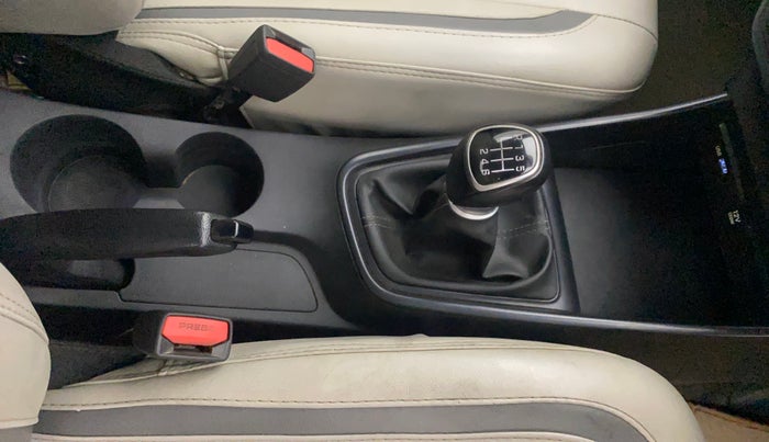 2021 Hyundai NEW I20 SPORTZ 1.5 MT, Diesel, Manual, 1,23,757 km, Gear Lever