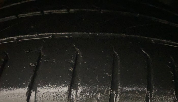 2021 Hyundai NEW I20 SPORTZ 1.5 MT, Diesel, Manual, 1,23,757 km, Right Front Tyre Tread