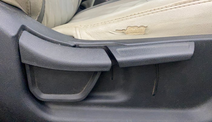 2021 Hyundai NEW I20 SPORTZ 1.5 MT, Diesel, Manual, 1,23,757 km, Driver Side Adjustment Panel