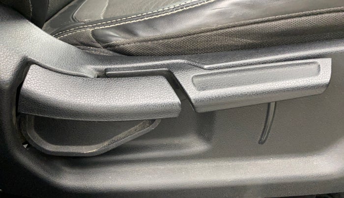 2019 Hyundai VENUE SX 1.0 (O) TURBO, Petrol, Manual, 48,880 km, Driver Side Adjustment Panel