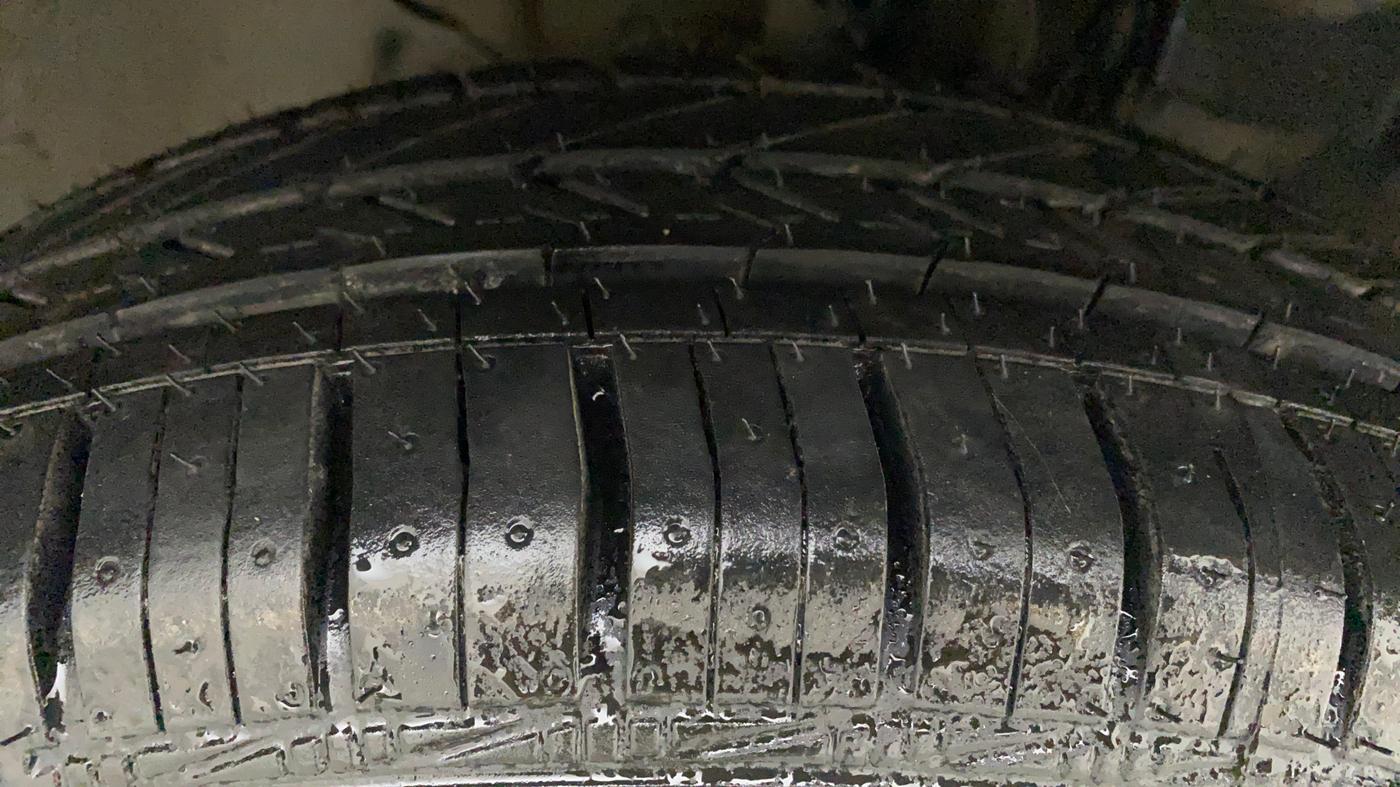 2019 Tata Tiago XZ PETROL, CNG, Manual, 91,756 km, Right Front Tyre Tread