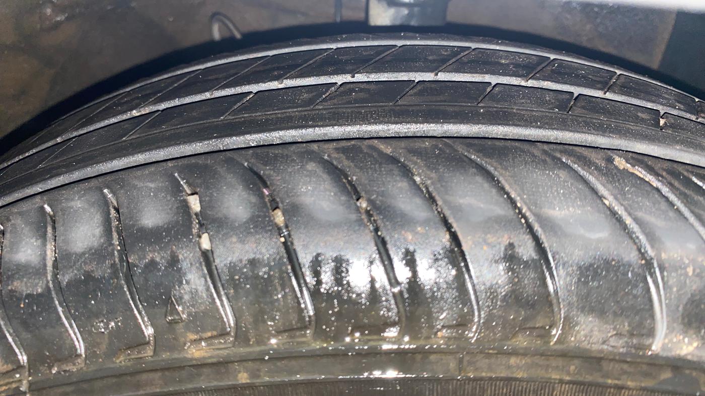 2023 Hyundai EXTER SX(O) CONNECT 1.2 AMT, Petrol, Automatic, 14,123 km, Right Front Tyre Tread
