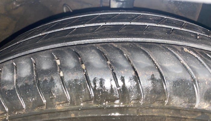 2023 Hyundai EXTER SX(O) CONNECT 1.2 AMT, Petrol, Automatic, 13,996 km, Right Front Tyre Tread