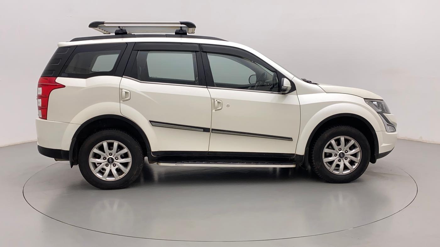 2016 Mahindra XUV500 W10, Diesel, Manual, 73,110 km, Right Side View
