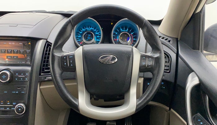 2016 Mahindra XUV500 W10, Diesel, Manual, 73,110 km, Steering Wheel Close Up