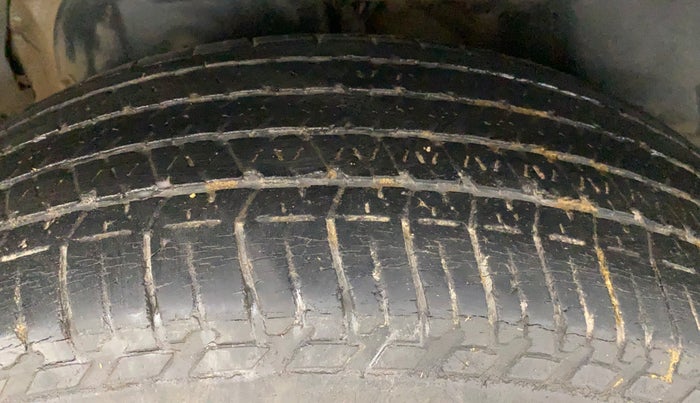 2016 Mahindra XUV500 W10, Diesel, Manual, 73,110 km, Right Rear Tyre Tread
