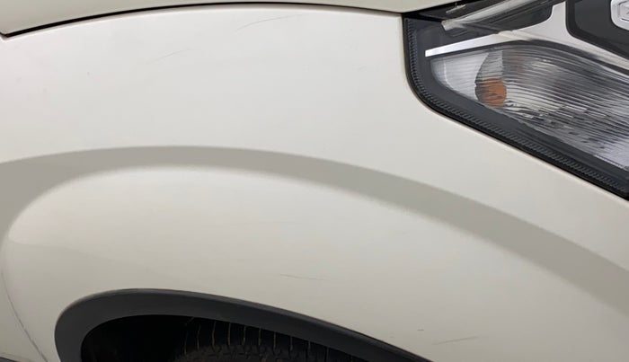 2016 Mahindra XUV500 W10, Diesel, Manual, 73,110 km, Right fender - Minor scratches