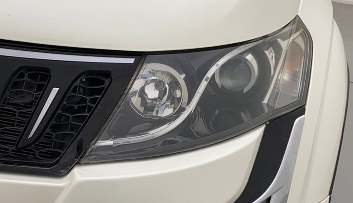 2016 Mahindra XUV500 W10, Diesel, Manual, 73,110 km, Left headlight - Minor scratches