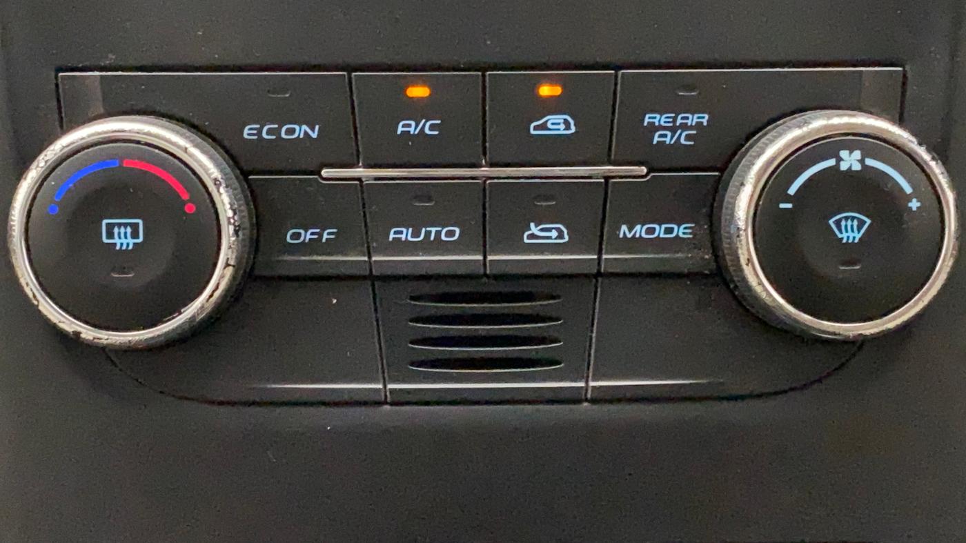 2016 Mahindra XUV500 W10, Diesel, Manual, 73,110 km, Automatic Climate Control
