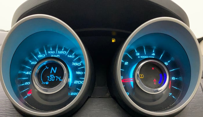 2016 Mahindra XUV500 W10, Diesel, Manual, 73,110 km, Odometer Image