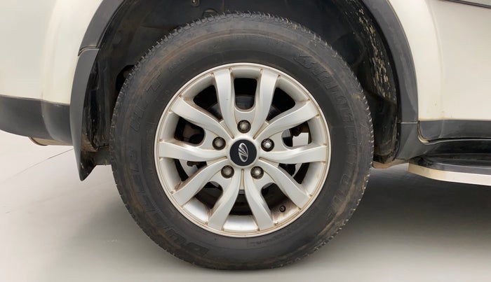 2016 Mahindra XUV500 W10, Diesel, Manual, 73,110 km, Right Rear Wheel
