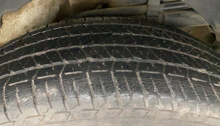 2016 Mahindra XUV500 W10, Diesel, Manual, 73,110 km, Left Rear Tyre Tread