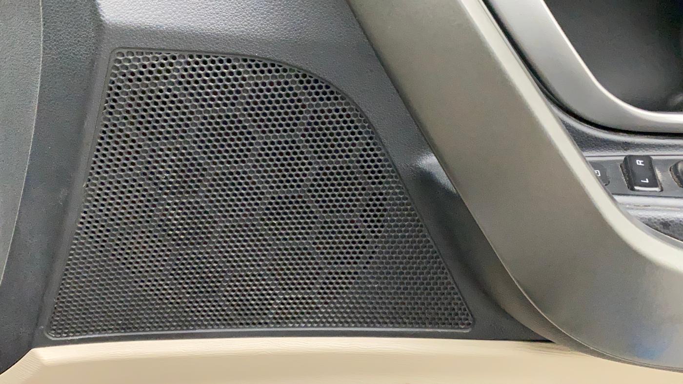 2016 Mahindra XUV500 W10, Diesel, Manual, 73,110 km, Speaker