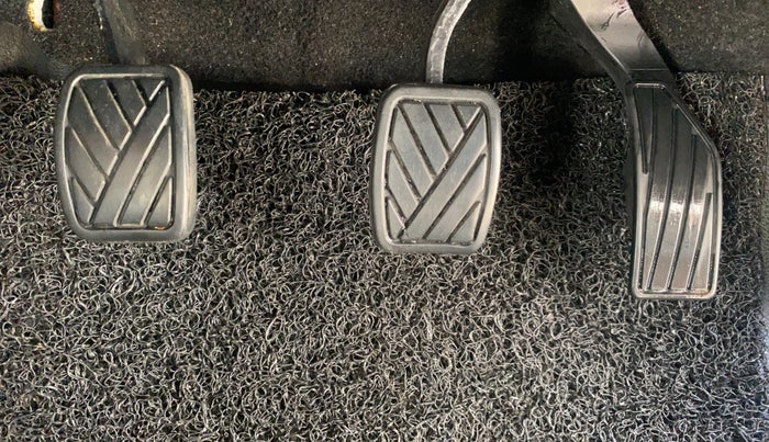 2017 Maruti Vitara Brezza ZDI, Diesel, Manual, 62,035 km, Pedals