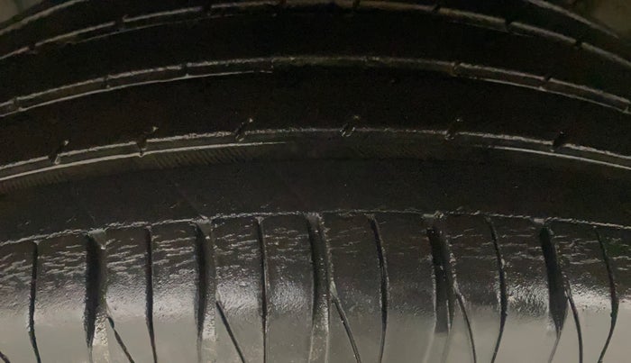 2017 Maruti Vitara Brezza ZDI, Diesel, Manual, 62,035 km, Left Front Tyre Tread