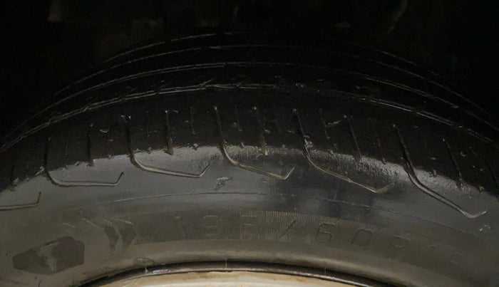 2019 Tata NEXON XM PETROL, Petrol, Manual, 1,18,744 km, Left Front Tyre Tread