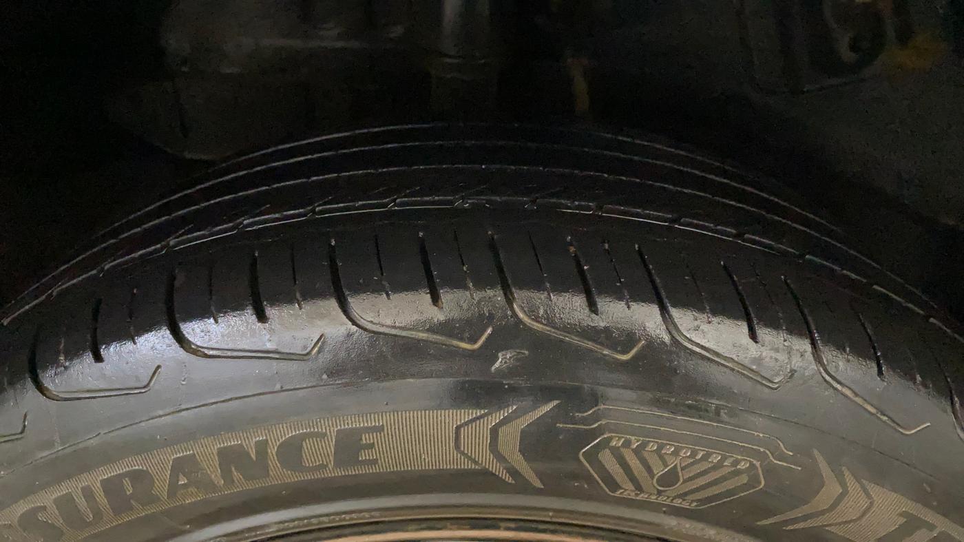 2019 Tata NEXON XM PETROL, Petrol, Manual, 1,18,765 km, Right Rear Tyre Tread