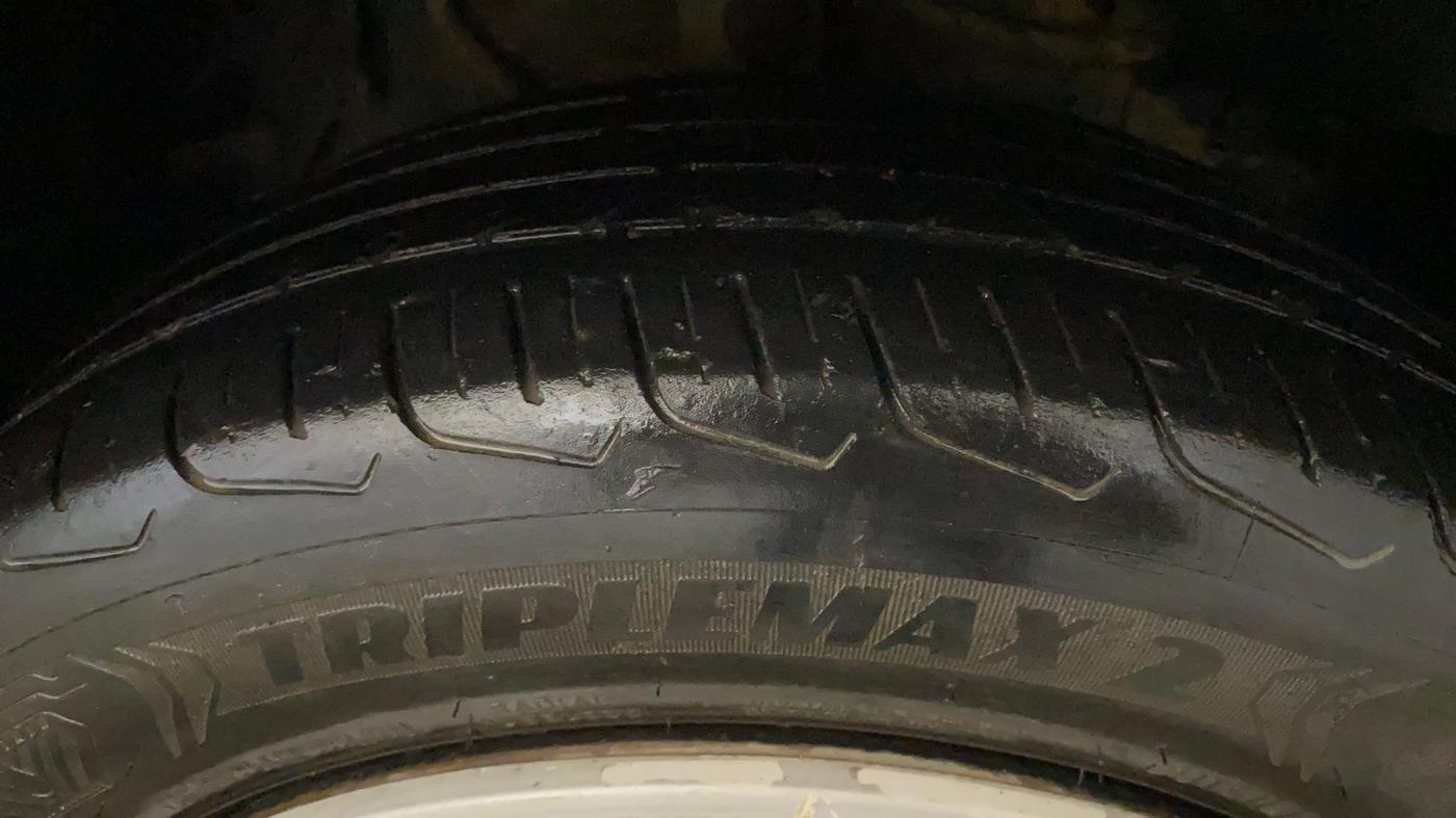 2019 Tata NEXON XM PETROL, Petrol, Manual, 1,18,765 km, Right Front Tyre Tread