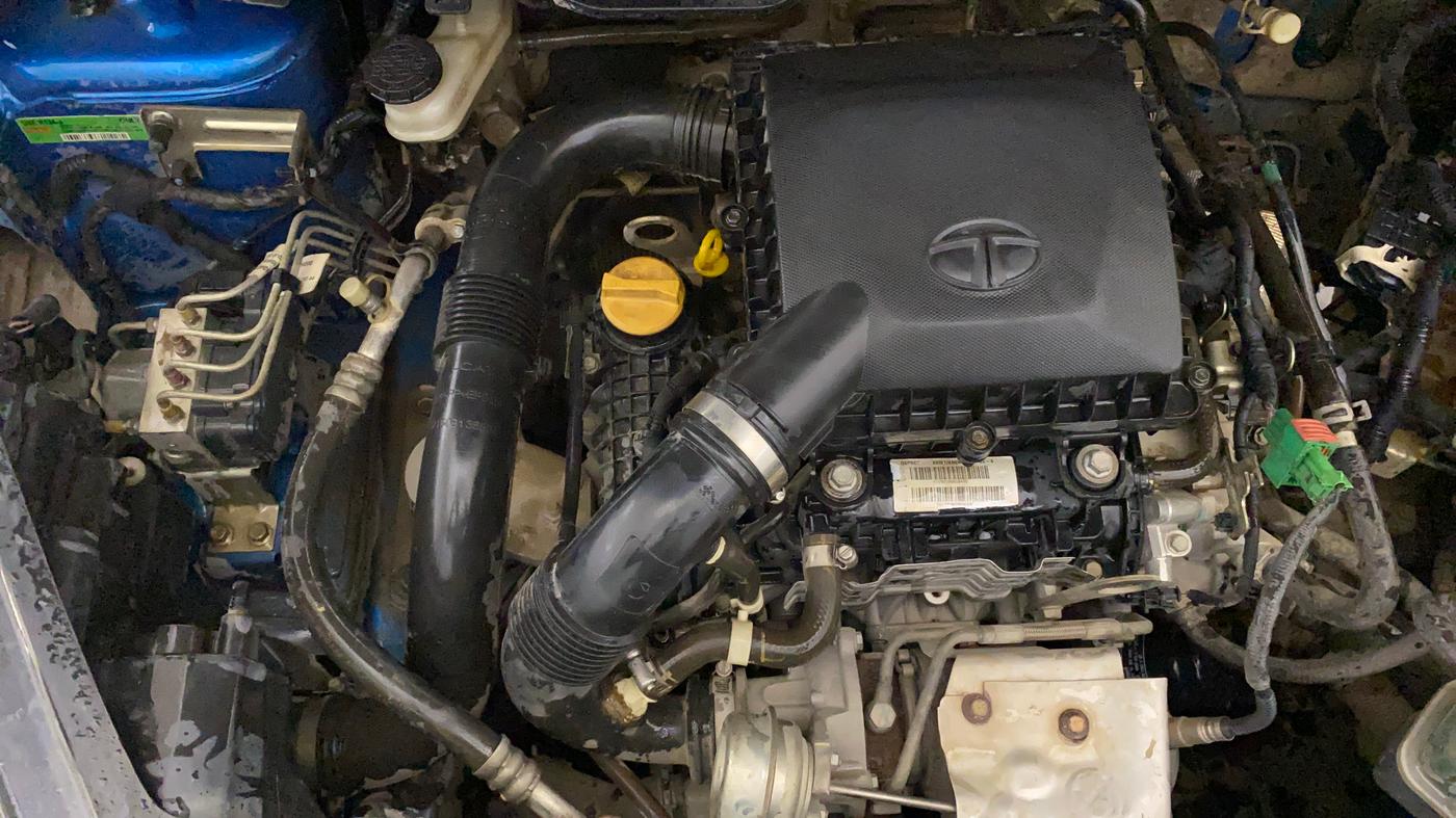 2019 Tata NEXON XM PETROL, Petrol, Manual, 1,18,765 km, Engine View - Right