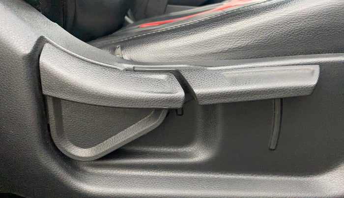 2020 KIA SELTOS HTK PLUS 1.5 DIESEL, Diesel, Manual, 58,643 km, Driver Side Adjustment Panel